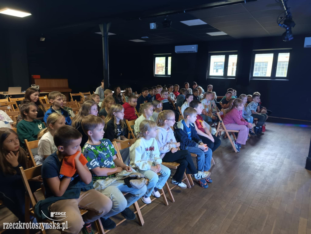 Wyjątkowe spektakle. Śmiech, zagadka, walka dobra ze złem