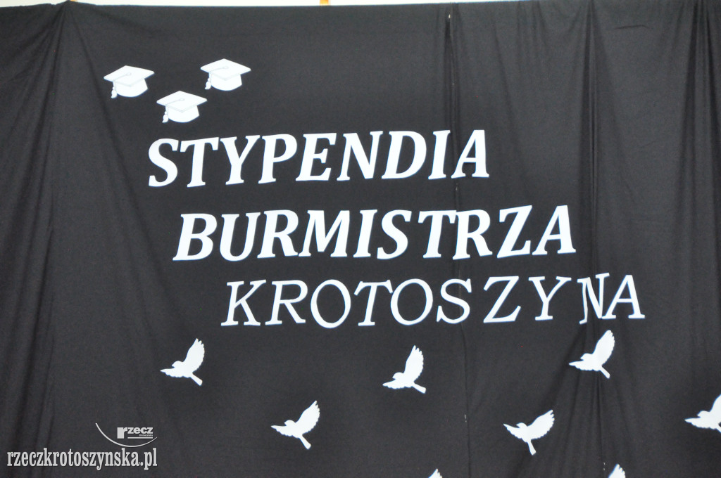 Stypendia za wyniki w nauce i wybitne osiągnięcie