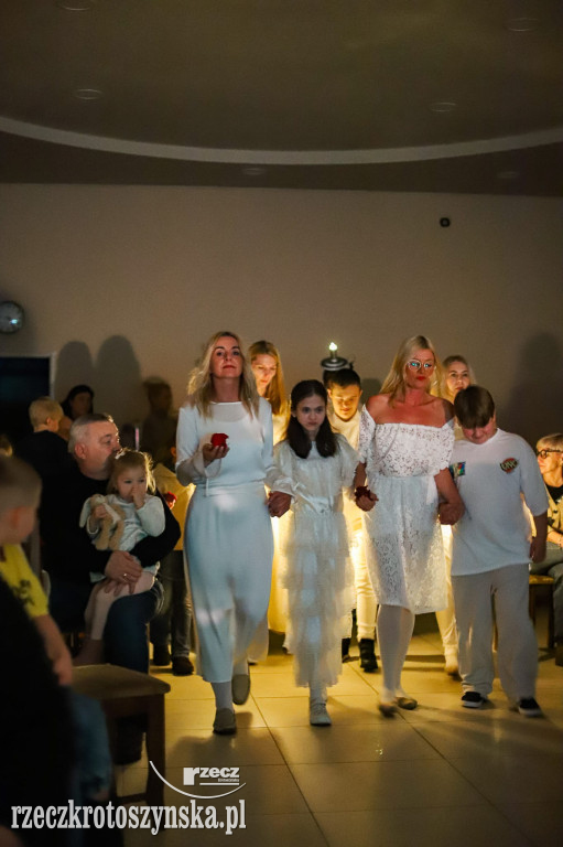 Ludzi powinno się kochać nie za to, że są doskonali