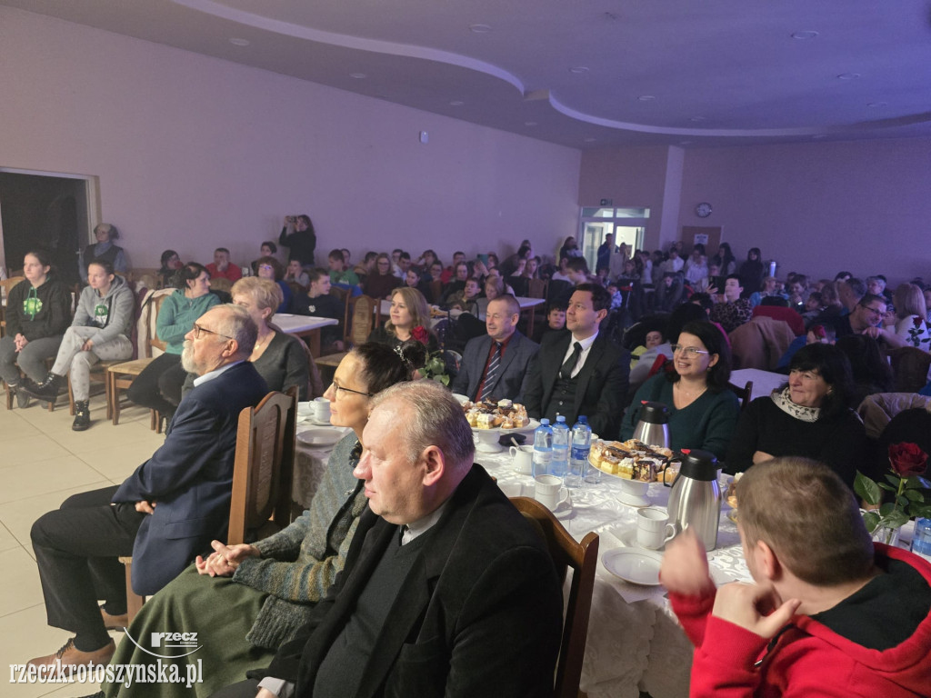 Ludzi powinno się kochać nie za to, że są doskonali