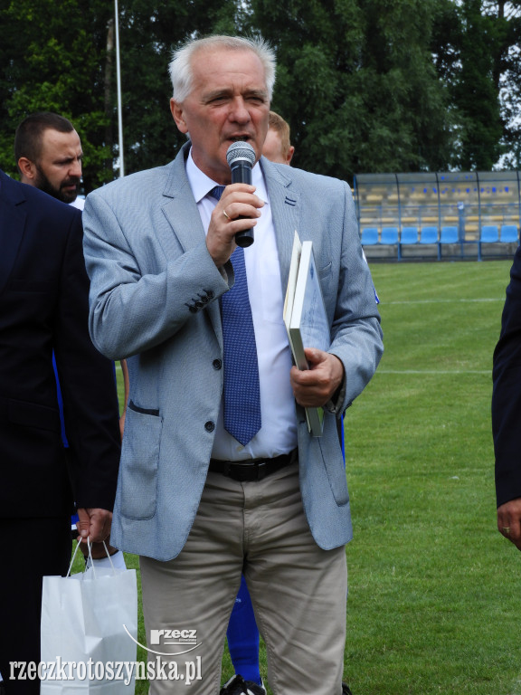 Astrze stuknęło 90 lat