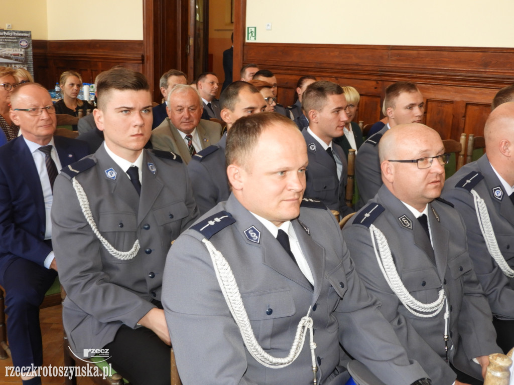 Huczne urodziny policji