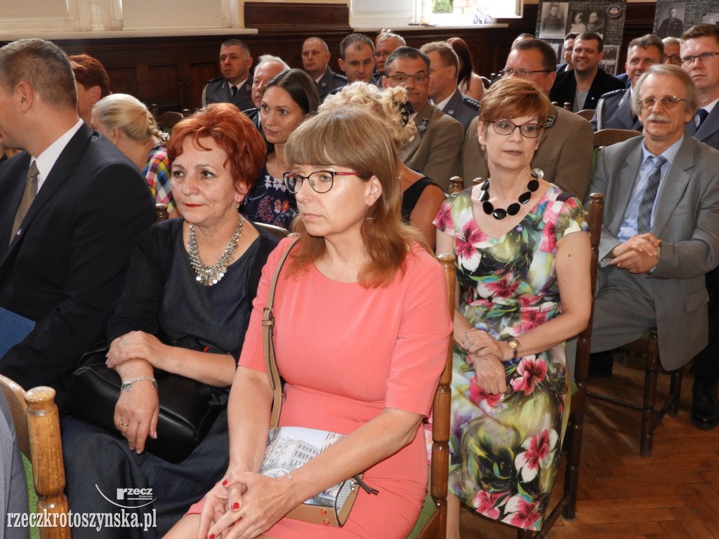 Huczne urodziny policji