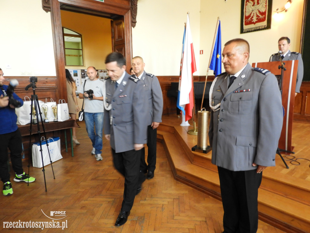 Huczne urodziny policji