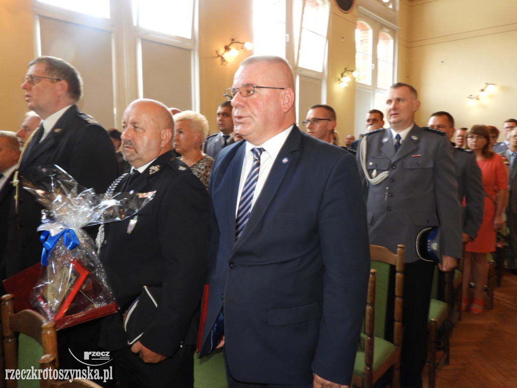 Huczne urodziny policji