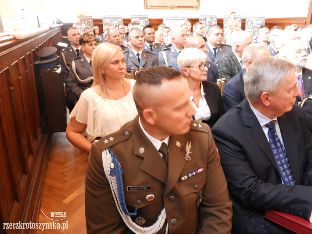 Huczne urodziny policji