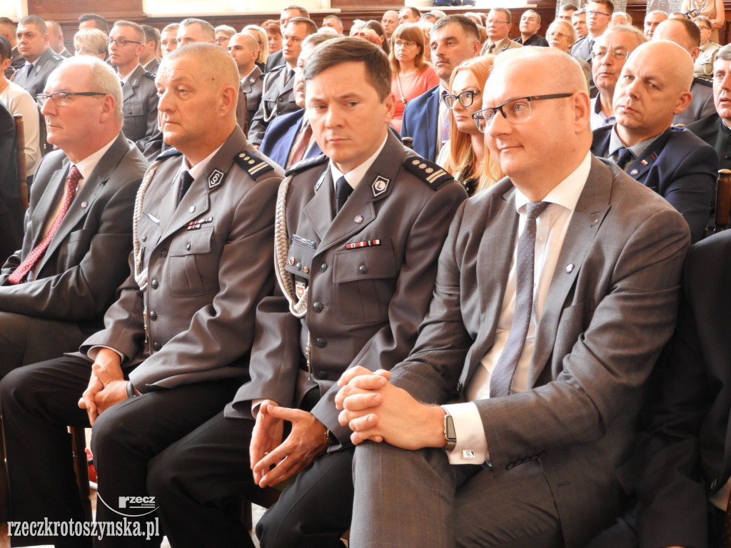 Huczne urodziny policji
