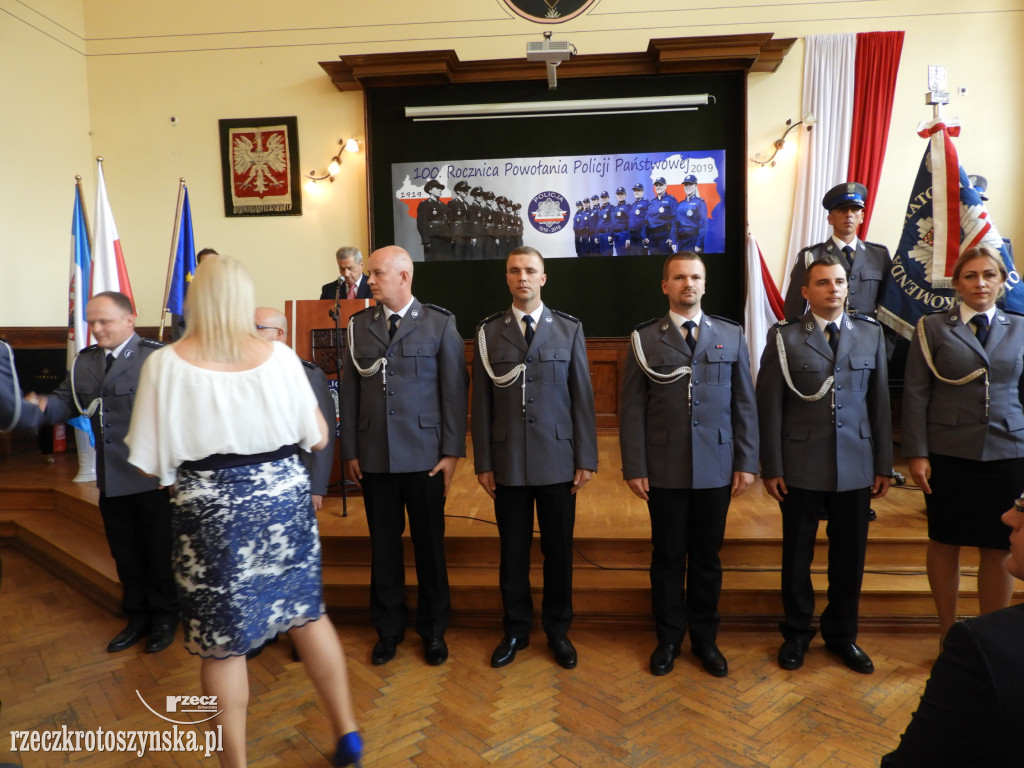 Huczne urodziny policji