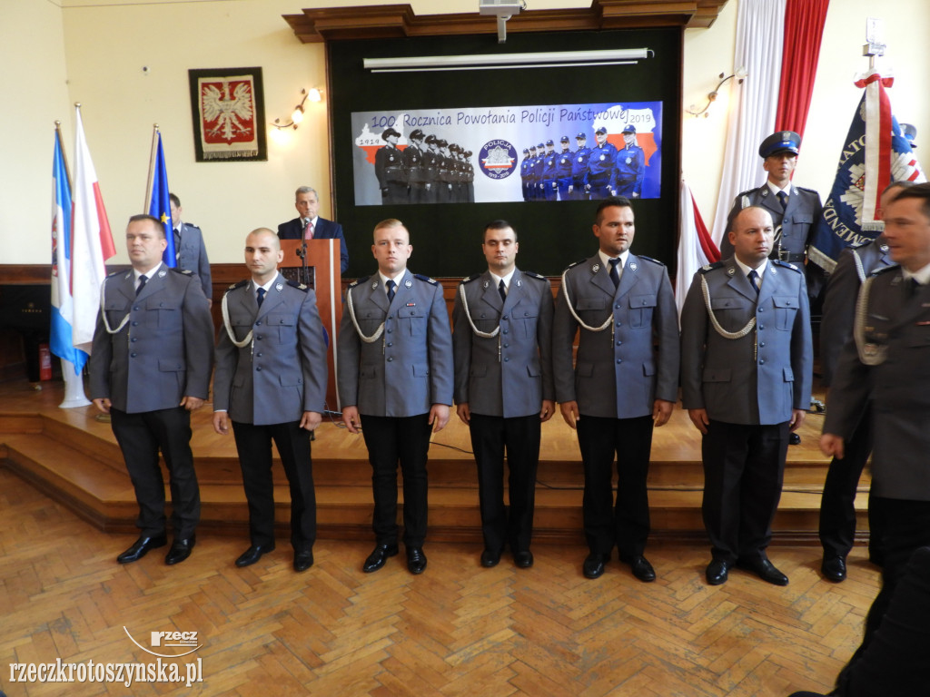 Huczne urodziny policji