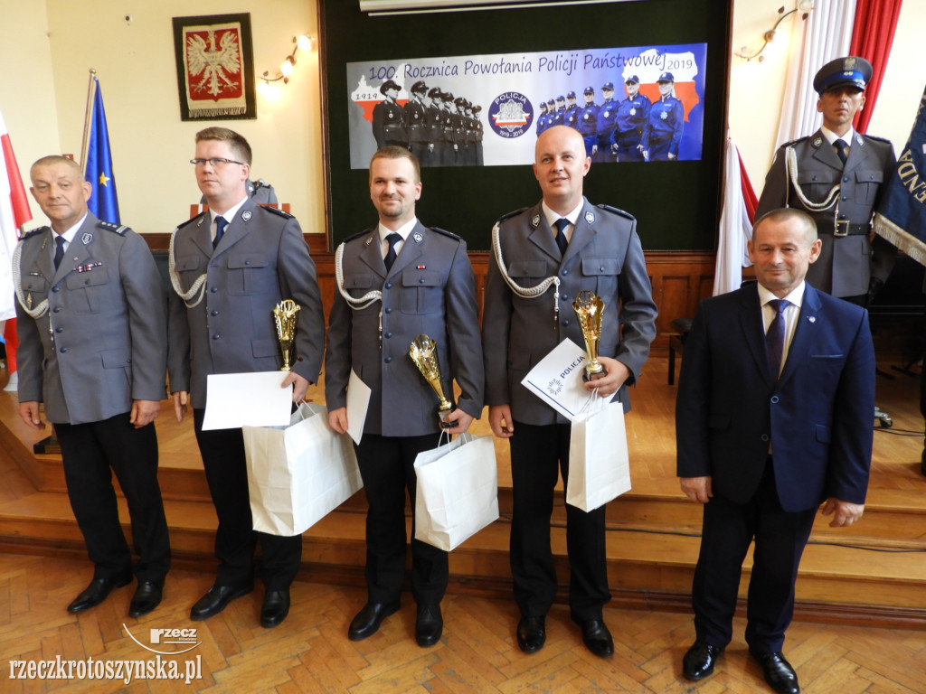 Huczne urodziny policji