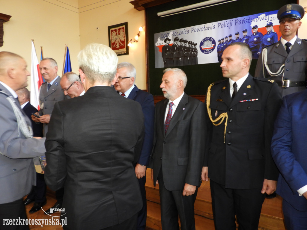 Huczne urodziny policji
