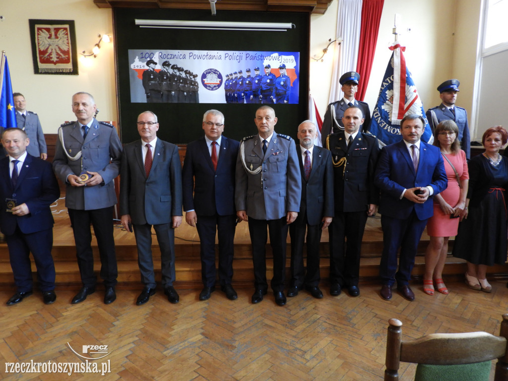 Huczne urodziny policji