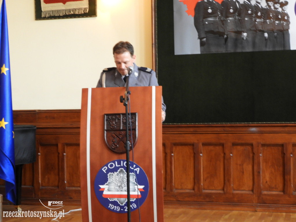 Huczne urodziny policji
