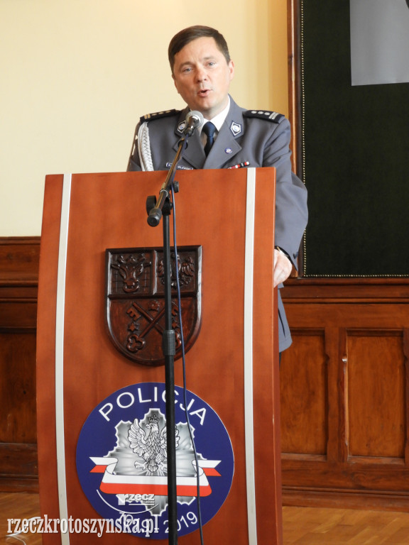 Huczne urodziny policji