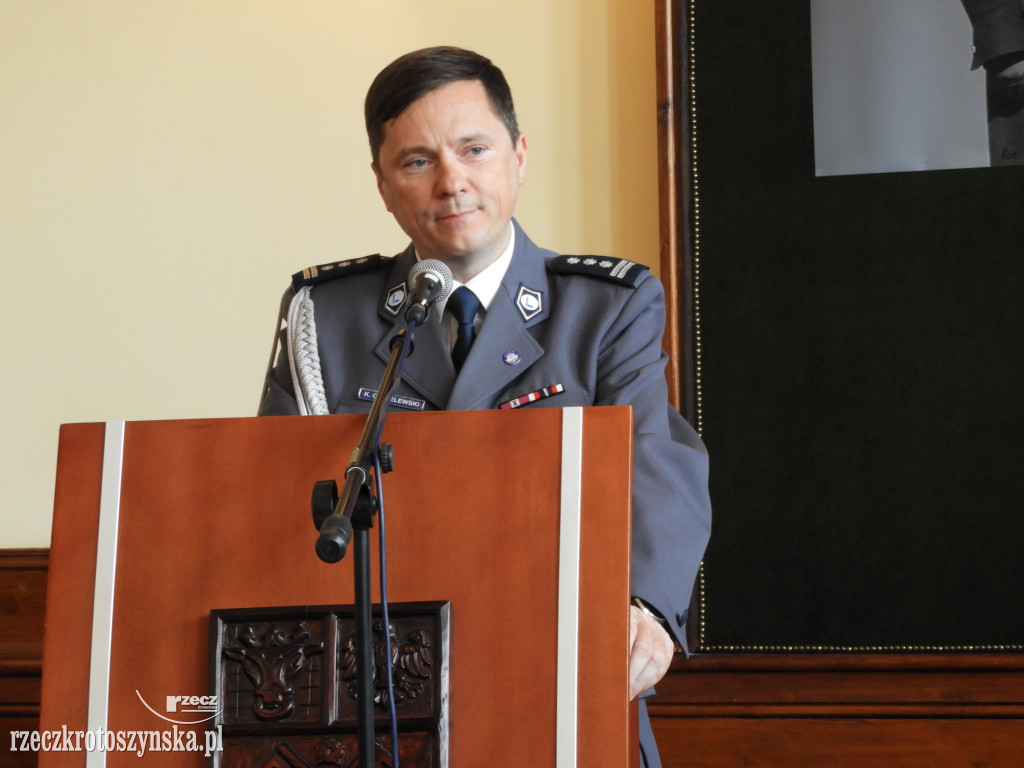 Huczne urodziny policji