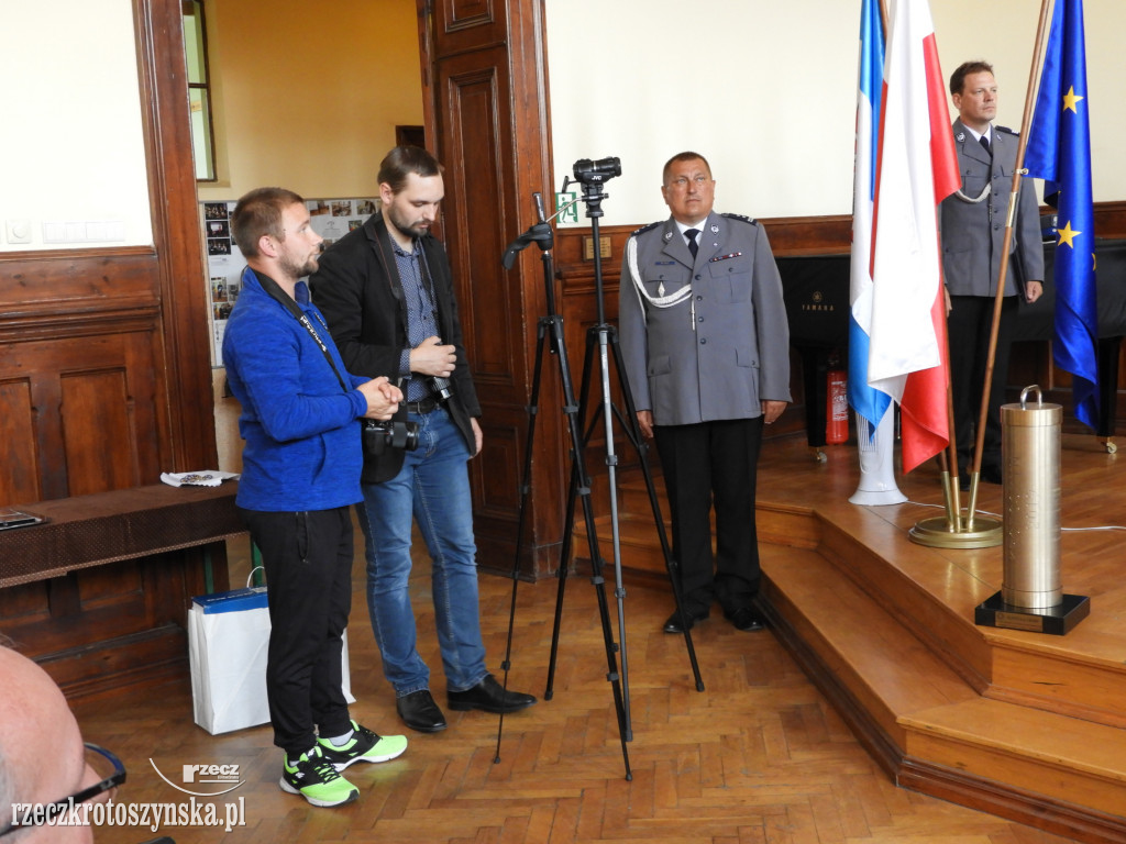 Huczne urodziny policji