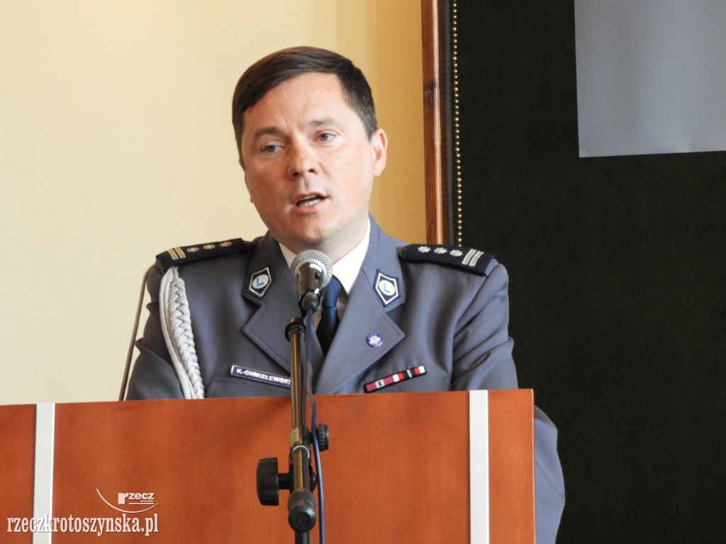 Huczne urodziny policji