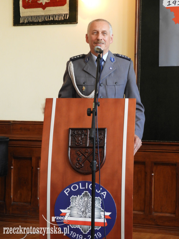 Huczne urodziny policji