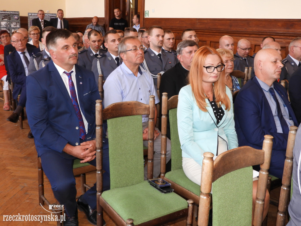 Huczne urodziny policji