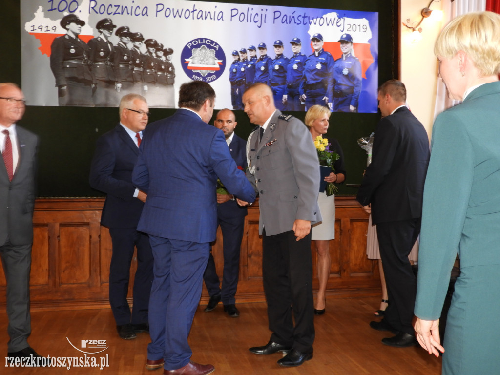 Huczne urodziny policji