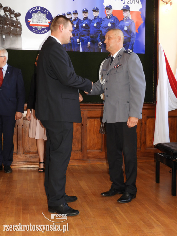 Huczne urodziny policji