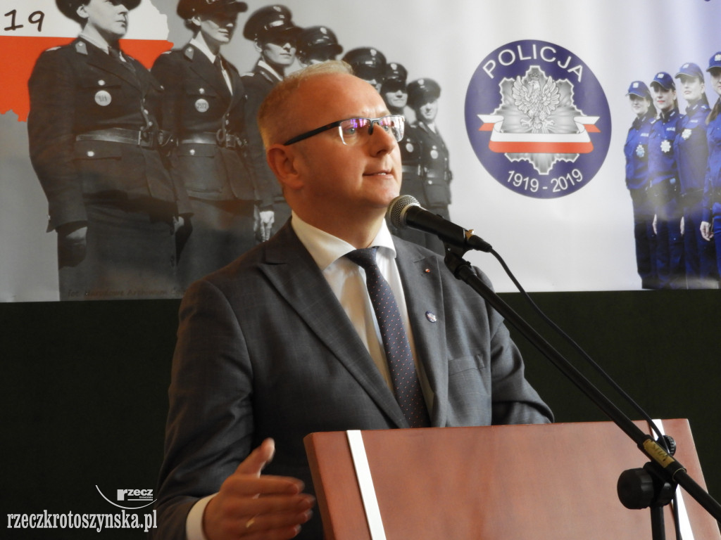 Huczne urodziny policji