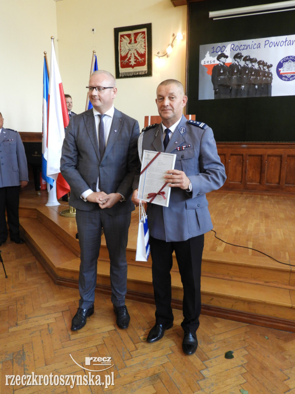 Huczne urodziny policji