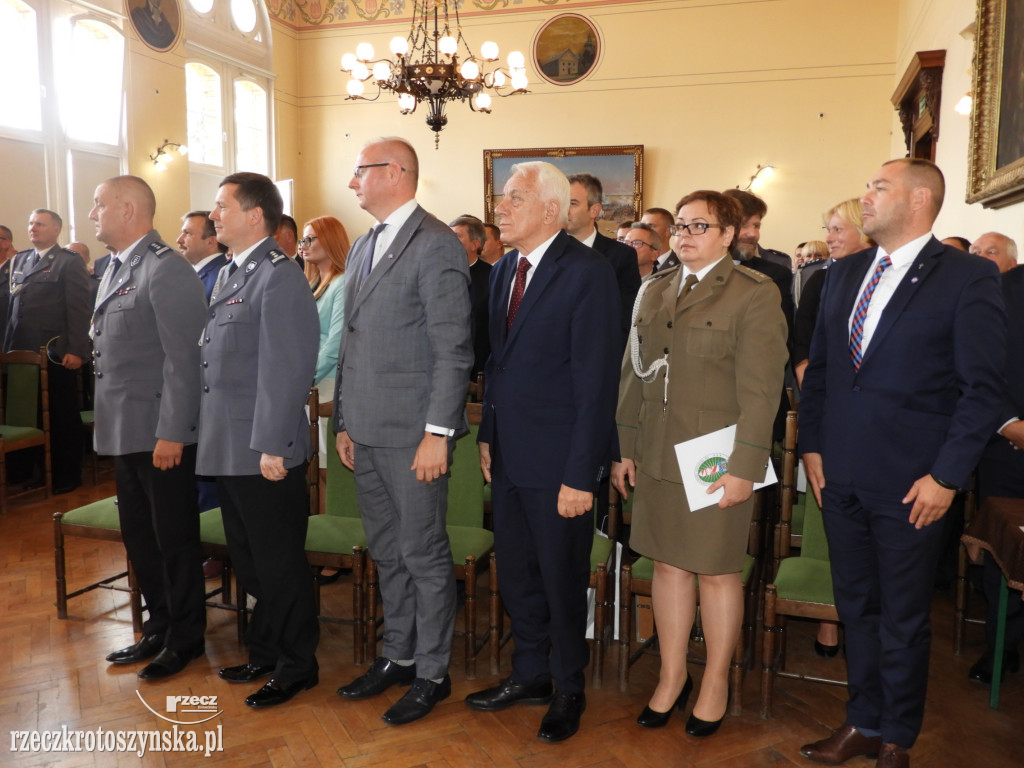 Huczne urodziny policji