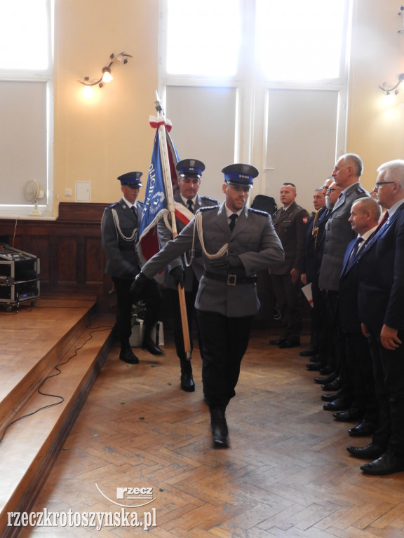 Huczne urodziny policji