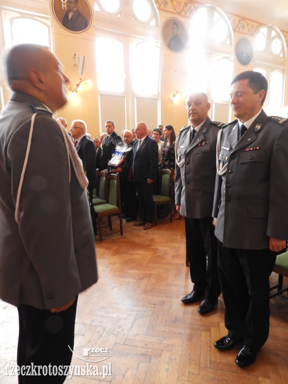 Huczne urodziny policji