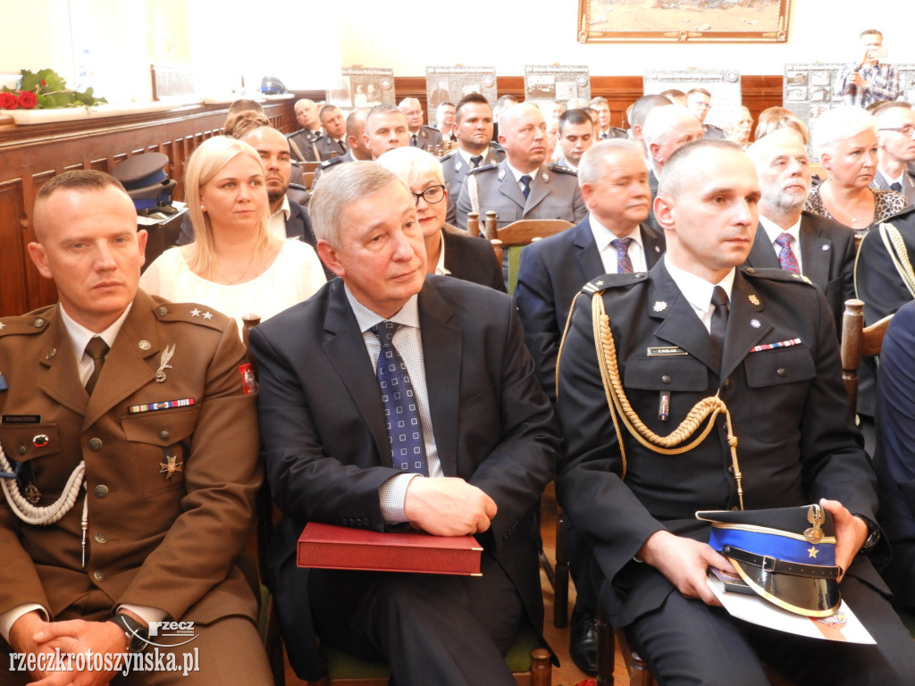 Huczne urodziny policji