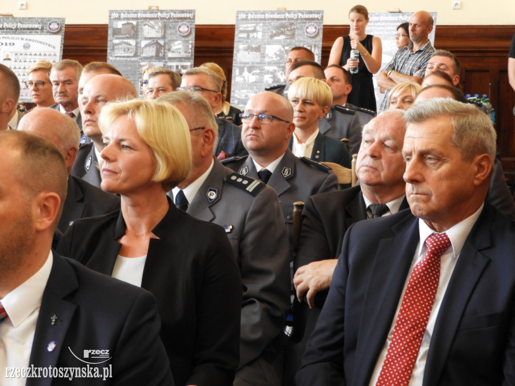 Huczne urodziny policji