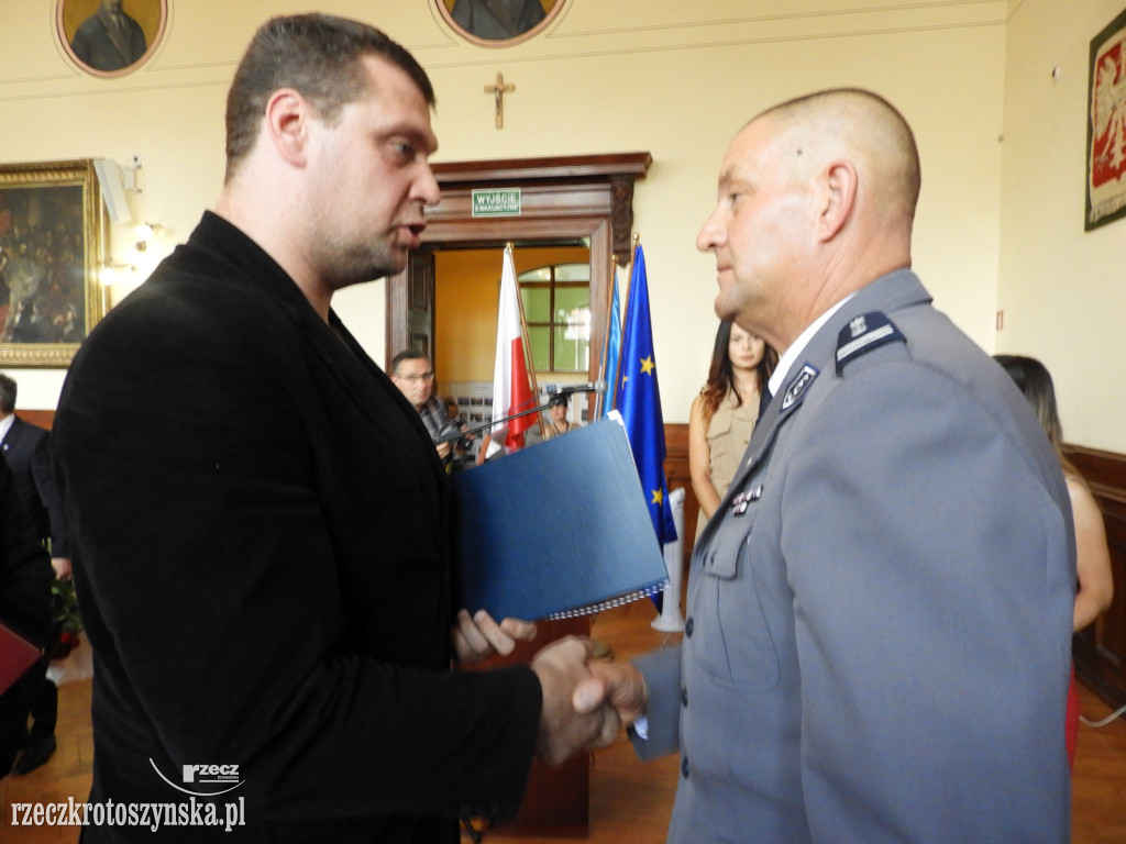 Huczne urodziny policji