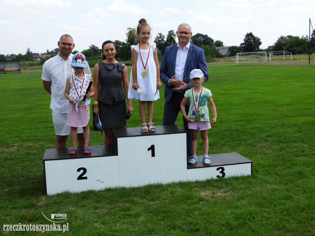 Uczestnicy rowerowego rodea nagrodzeni