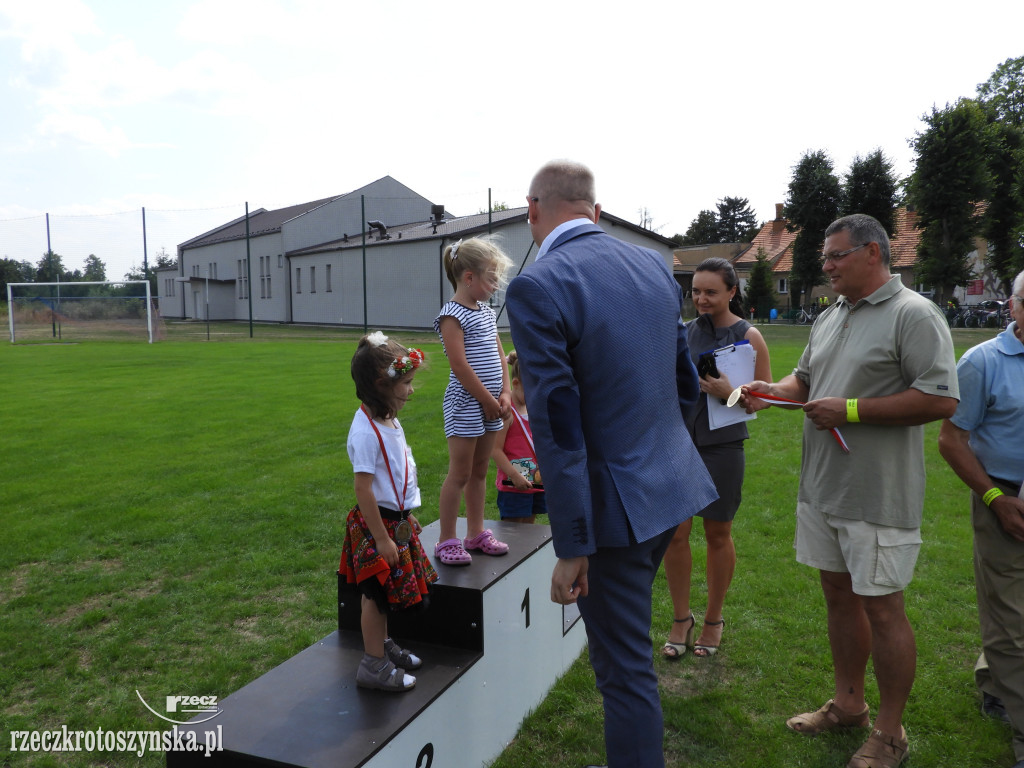 Uczestnicy rowerowego rodea nagrodzeni