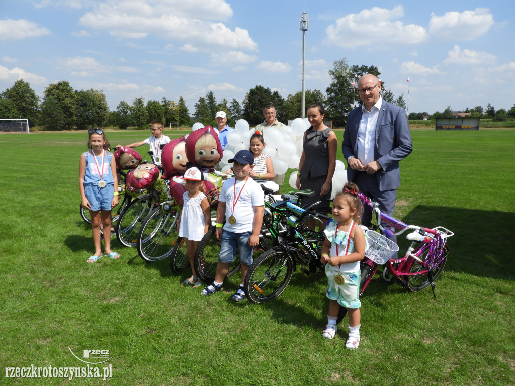 Uczestnicy rowerowego rodea nagrodzeni