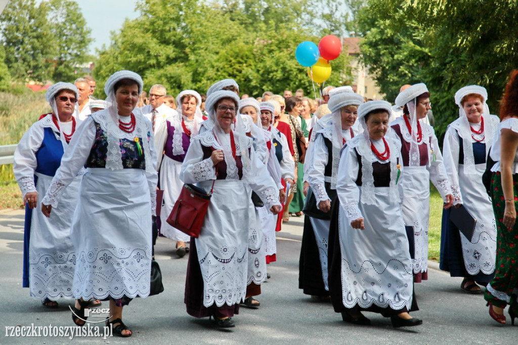 Dożynki powiatowe w Lutogniewie (1)