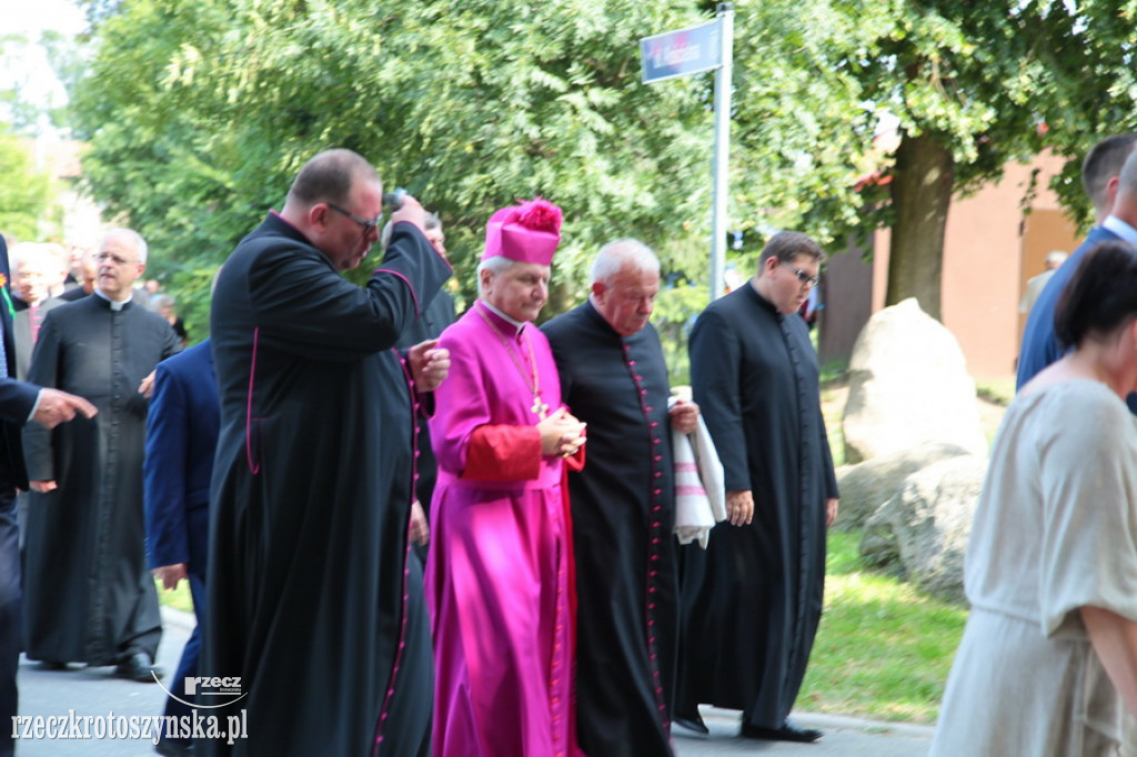 Dożynki powiatowe w Lutogniewie (1)