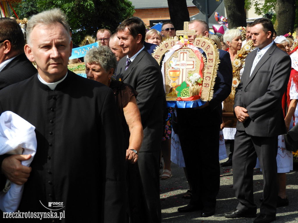 Dożynki powiatowe w Lutogniewie (2)