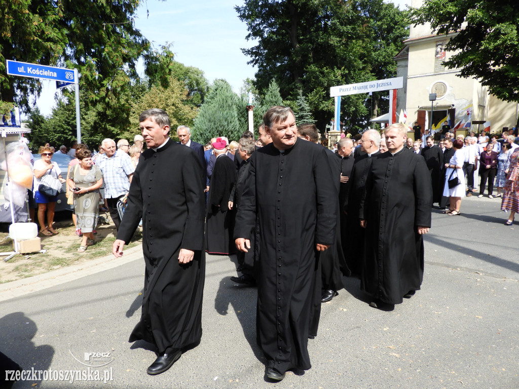 Dożynki powiatowe w Lutogniewie (2)