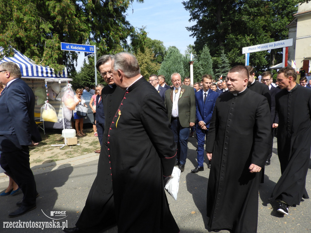 Dożynki powiatowe w Lutogniewie (2)