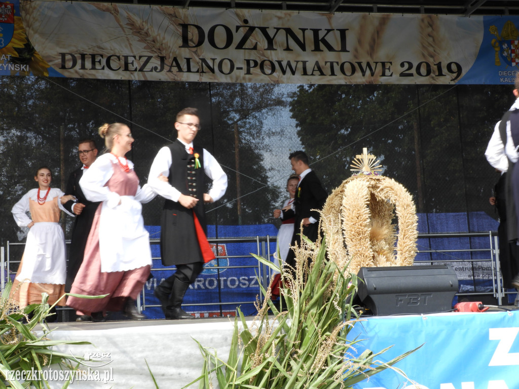 Dożynki powiatowe w Lutogniewie (2)