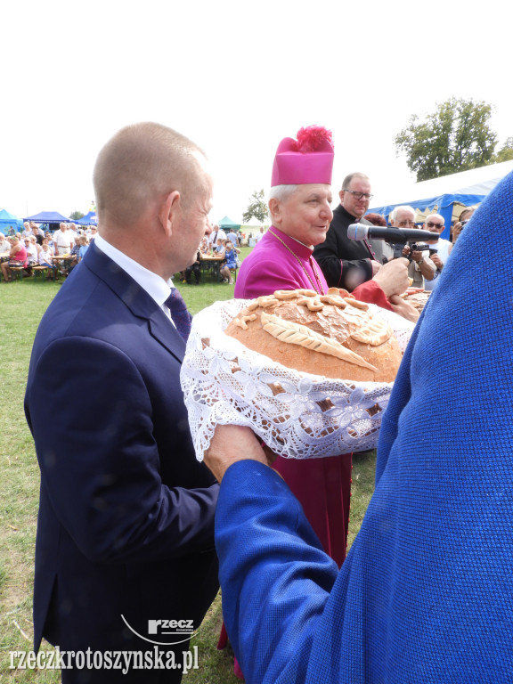 Dożynki powiatowe w Lutogniewie (2)