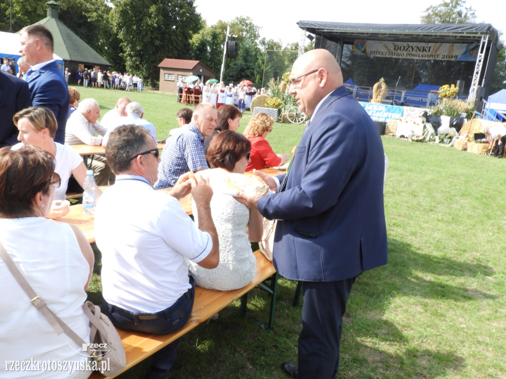 Dożynki powiatowe w Lutogniewie (2)