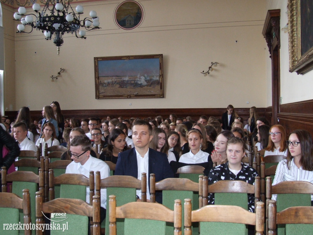 NOWY ROK SZKOLNY. Uroczysta inauguracja w krotoszyńskim LO