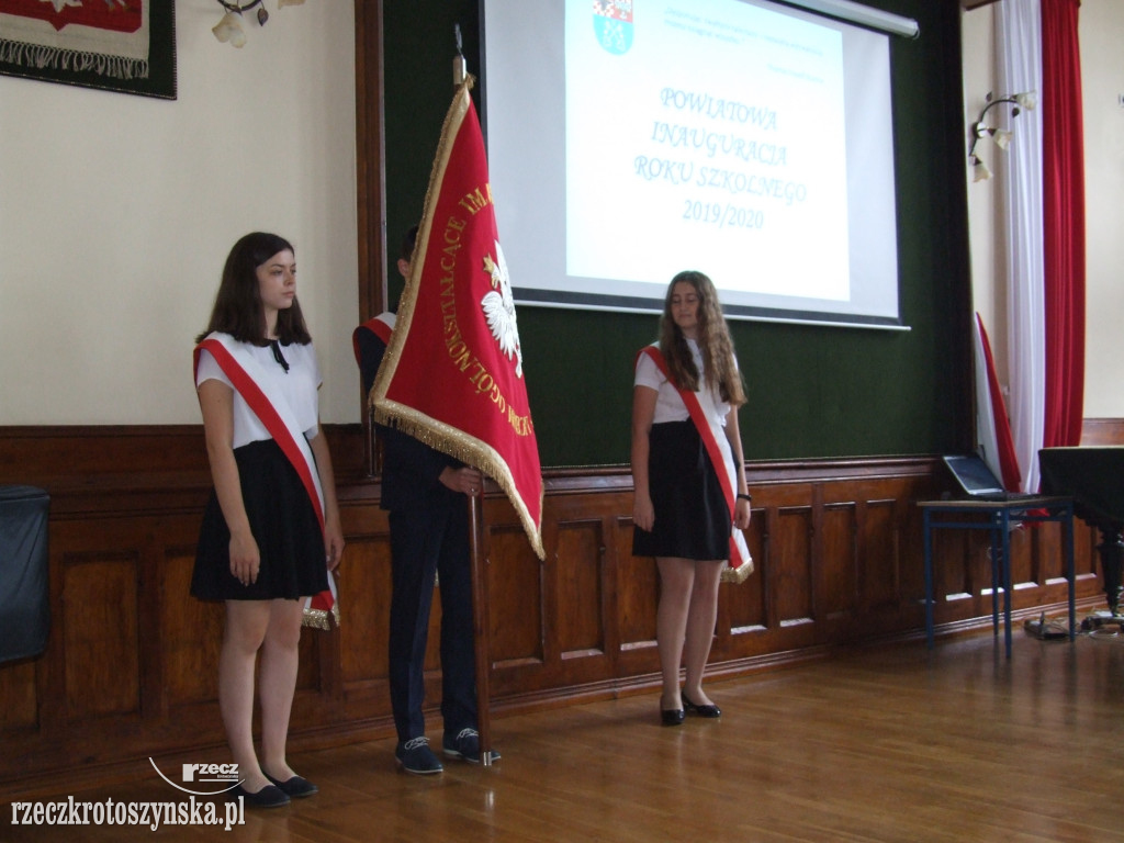 NOWY ROK SZKOLNY. Uroczysta inauguracja w krotoszyńskim LO