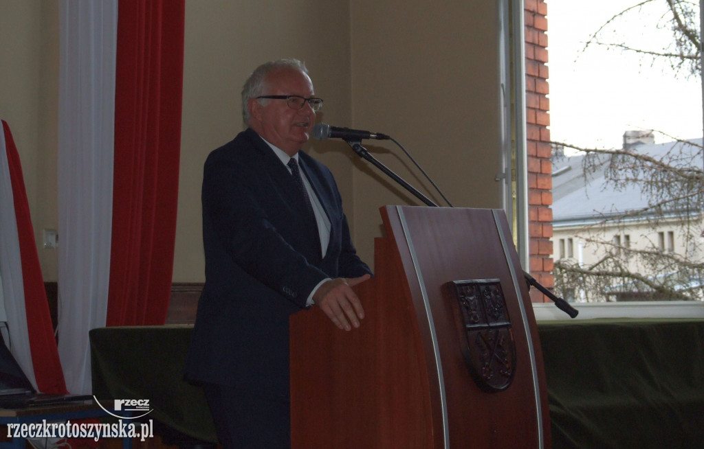 NOWY ROK SZKOLNY. Uroczysta inauguracja w krotoszyńskim LO