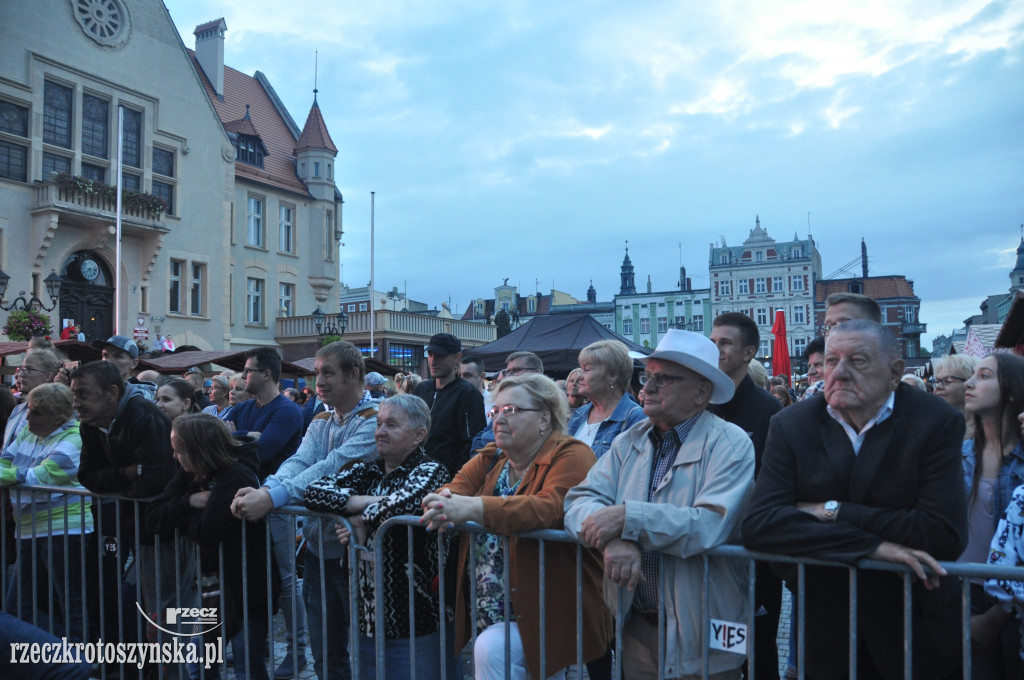 Kulinarny festiwal z Karolem Okrasą na Rynku w Krotoszynie