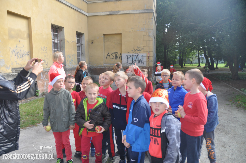 Bieg krasnala i bieg ku słońcu