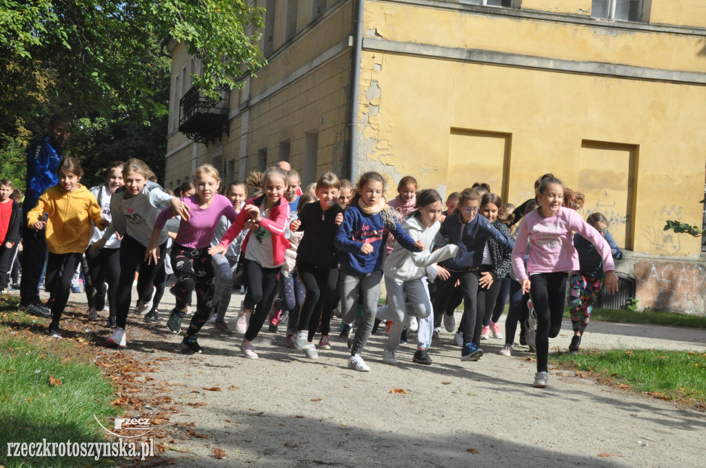 Bieg krasnala i bieg ku słońcu